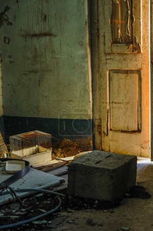 Foto de Interior del edificio en ciudad fantasma abandonada - Imagen libre de derechos