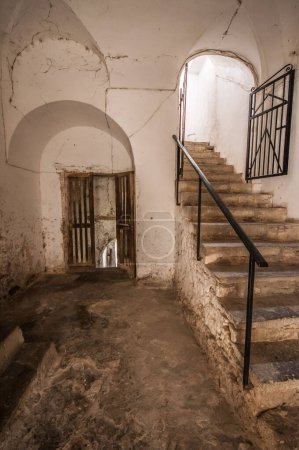 Foto de Interior de una antigua casa campesina abandonada - Imagen libre de derechos