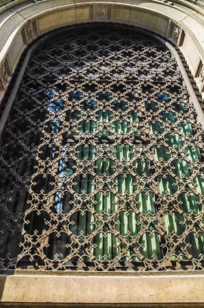 Téléchargez les photos : Détails de l'église sauveur dans la ville de Barcelone - en image libre de droit
