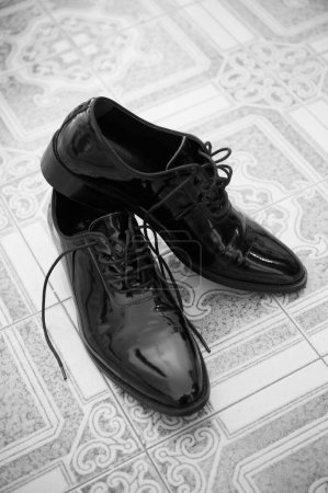 Téléchargez les photos : Groom's shoes, wedding shoes - en image libre de droit