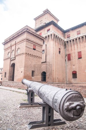 Foto de Castle defence big iron cannon - Imagen libre de derechos