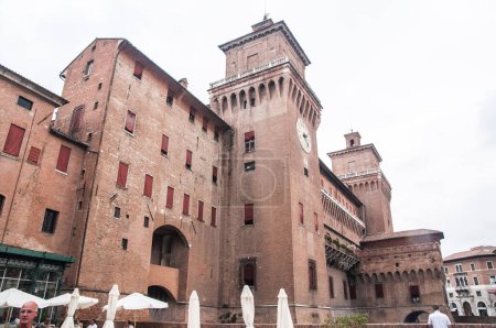  Blick auf die Burg von Ferrara