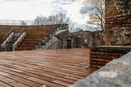 Foto de Teatro romano con suelo de madera - Imagen libre de derechos