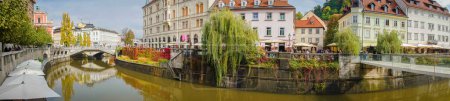 Téléchargez les photos : Célèbres bâtiments et rues dans le centre historique de Ljubljana - en image libre de droit