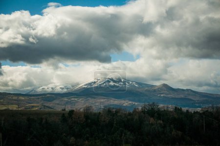 Foto de Vista del valle desde la cima de la montaña - Imagen libre de derechos