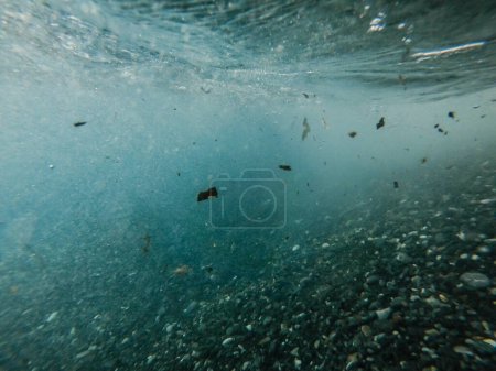 Téléchargez les photos : Mer agitée vue de sous-marin - en image libre de droit