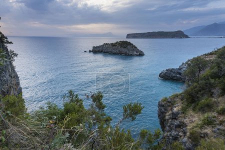 Téléchargez les photos : Îles du golfe dans la mer Méditerranée - en image libre de droit