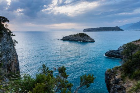 Téléchargez les photos : Îles du golfe dans la mer Méditerranée - en image libre de droit