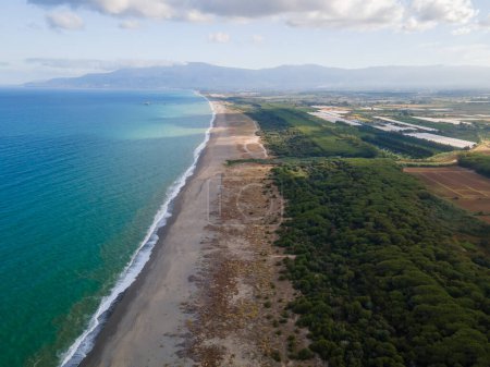 Téléchargez les photos : Italie Côte tyrrhénienne photographiée par drone, photographie aérienne de la plage - en image libre de droit