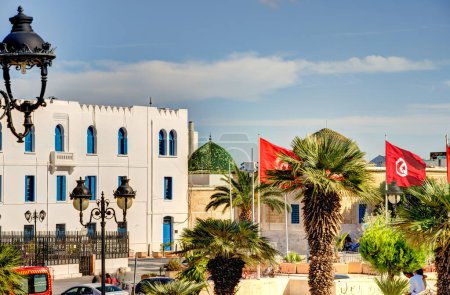 Téléchargez les photos : Tunis, Tunisie - Octobre 2022 : Belle vue sur le centre-ville historique, HDR Image - en image libre de droit