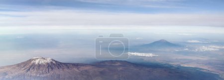 Téléchargez les photos : Mont Kilimandjaro vue depuis un avion, Kenya - en image libre de droit