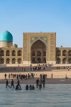 Foto de Samarcanda, Uzbekistán - Noviembre 2022: Vista de los hitos históricos en otoño - Imagen libre de derechos