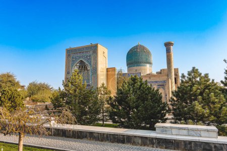 Photo for Samarkand, Uzbekistan - November 2022: View on historical landmarks in autumn - Royalty Free Image