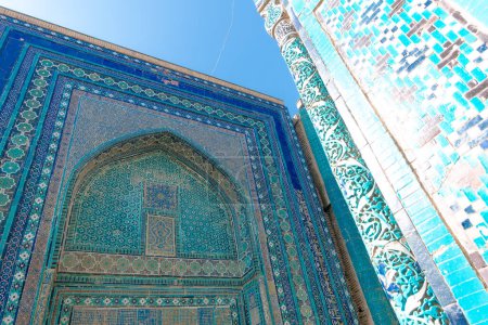Foto de Samarcanda, Uzbekistán - Noviembre 2022: Shah I Zinda Necrópolis en tiempo soleado - Imagen libre de derechos