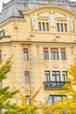 Foto de Budapest, Hungría - 05 de noviembre de 2022: Monumentos históricos de la ciudad y patrimonio arquitectónico en otoño, HDR Image - Imagen libre de derechos