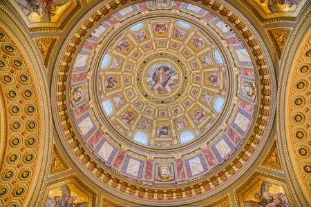 Foto de Budapest, Hungría - 05 de noviembre de 2022: Vista interior de la Basílica de San Esteban - Imagen libre de derechos