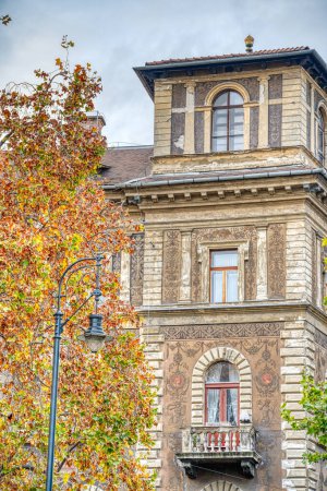 Téléchargez les photos : Budapest, Hongrie - 05 novembre 2022 : Monuments historiques de la ville et patrimoine architectural en automne, HDR Image - en image libre de droit