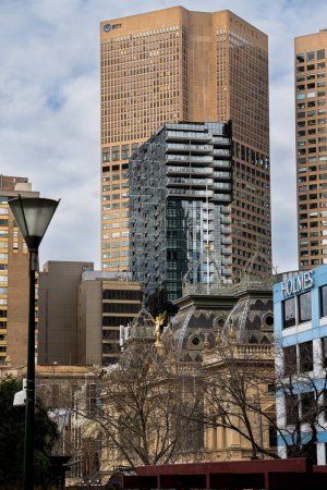 Foto de Melbourne, Australia - 20 de julio de 2023: Centro histórico de la ciudad con clima nublado, HDR Imagen - Imagen libre de derechos