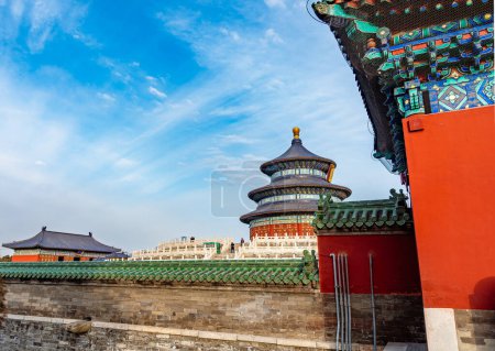 Foto de Beijing, China - 1 de febrero de 2019: Hermosa vista del Templo del Cielo en tiempo soleado, HDR Image - Imagen libre de derechos