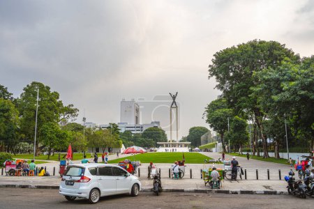 Foto de Yakarta, Indonesia - 1 de julio de 2023: Monumentos del centro de la ciudad en clima nublado, HDR Imagen - Imagen libre de derechos