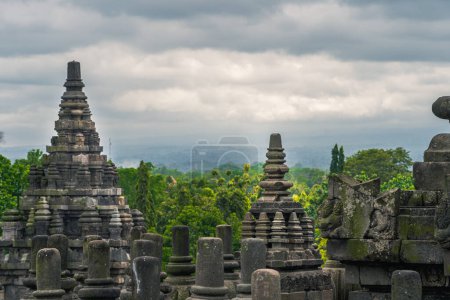 Foto de Antiguo templo de Prambanan en Java, Indonesia, imagen HDR - Imagen libre de derechos