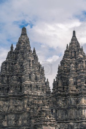 Téléchargez les photos : Ancien Temple Prambanan à Java, Indonésie, HDR Image - en image libre de droit
