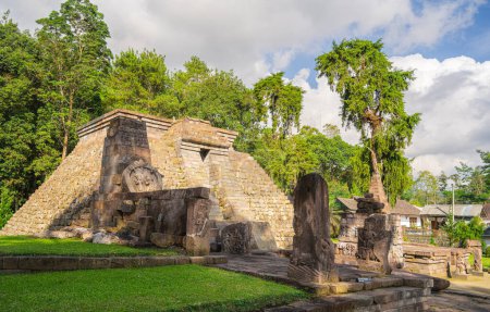 Foto de Templo de Sukuh, Java, Indonesia, imagen HDR - Imagen libre de derechos
