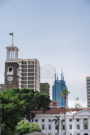 Téléchargez les photos : Nairobi, Kenya - 1 juillet 2023 : Repères du centre-ville par temps ensoleillé, HDR Image - en image libre de droit