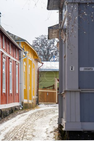 Téléchargez les photos : Rauma, Finlande - 1 février 2023 : Centre historique en hiver, HDR Image - en image libre de droit