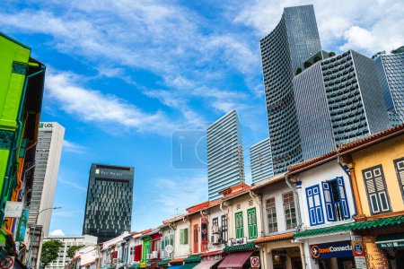 Téléchargez les photos : Singapour - 1 juillet 2023 : Kampong Glam district par temps nuageux, HDR Image - en image libre de droit