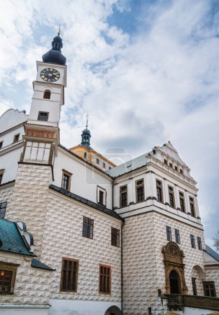 Foto de Pardubice, República Checa - 1 de marzo de 2023: Centro histórico de la ciudad con clima nublado, HDR Imagen - Imagen libre de derechos