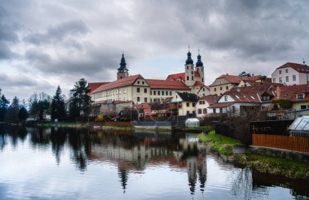 Foto de Telc, República Checa - 1 de marzo de 2023: Centro histórico de la ciudad con clima nublado, HDR Imagen - Imagen libre de derechos
