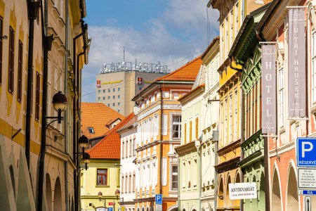 Téléchargez les photos : Ceske Budejovice, République tchèque - 1 mars 2023 : Centre-ville historique par beau temps, HDR Image - en image libre de droit