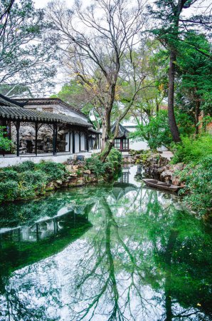 Téléchargez les photos : Suzhou, Chine - 1 décembre 2023 : Humble jardin de l'administrateur par temps nuageux, HDR Image - en image libre de droit