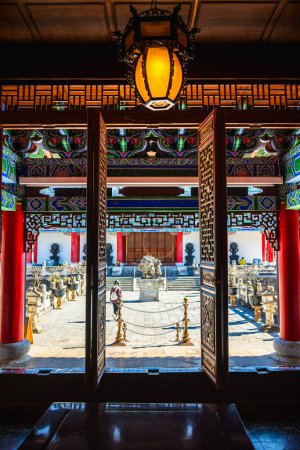 Foto de Lijiang, Yunnan, China - 1 de diciembre de 2023: Ciudad vieja con clima soleado, HDR Imagen - Imagen libre de derechos