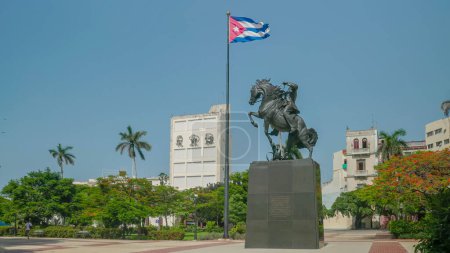 Photo for A wide shot of a statue of the cuban national hero Jose Marti at march 13 square in havana, cuba - Royalty Free Image
