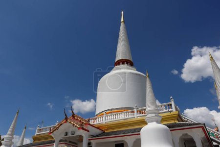 Foto de Wat That Noi, Nakhon Si Thammarat, Tailandia, febrero de 2023. Gran Buda reclinable blanco en Wat That Noi. - Imagen libre de derechos