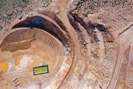 AERIAL VIEW OF OPEN PIT MINE WITH ENVIRONMENTAL REMEDIATION