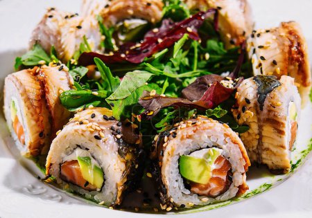Sushi-Set Canada Roll mit Lachs