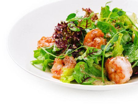 Téléchargez les photos : Prawn salad on white plate isolated - en image libre de droit