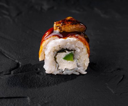 Nahaufnahme eines köstlichen unagi Sushi mit glasiertem Belag, elegant präsentiert