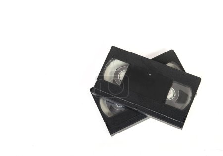 Foto de Dos cintas de vídeo aisladas sobre fondo blanco. - Imagen libre de derechos