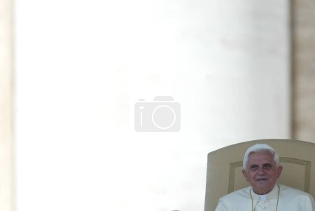 Téléchargez les photos : ROME, Italie - 31.12.2022 : (ARCHIVE IMAGE) Joseph Ratzinger, Pape Benoît XVI lors d'audiences à Vaitcano à Rome. Le pape Benoît XVI est mort à 9h35 le 31 décembre 2022 à Mater Ecclesiae au Vatican. Successeur du Pape Jean-Paul II à partir du 19 avril - en image libre de droit