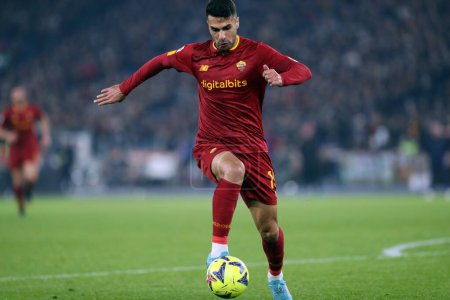 Foto de Rome, Italy 15.01.2023: Mehmet Celik (AS ROMA) in action during the Serie A football match between AS Roma and AC Fiorentina  at Stadio Olimpico on January 15, 2023 in Rome, Italy. - Imagen libre de derechos