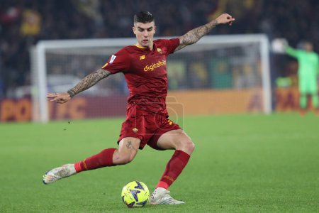 Téléchargez les photos : Rome, Italy 15.01.2023:  Gianluca Mancini (AS ROMA) in action during the Serie A football match between AS Roma and AC Fiorentina  at Stadio Olimpico on January 15, 2023 in Rome, Italy. - en image libre de droit
