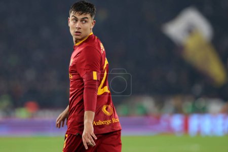 Téléchargez les photos : Rome, Italy 15.01.2023: Paulo Dybala (AS ROMA) in action during the Serie A football match between AS Roma and AC Fiorentina  at Stadio Olimpico on January 15, 2023 in Rome, Italy. - en image libre de droit