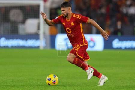 Photo for Rome, Italy 06.11.2023: Houssem Aouar of Roma in action during the Italy Serie A TIM 2023-2024 football match day 11,  AS Roma vs US Lecce at Olympic Stadium in Rome. - Royalty Free Image