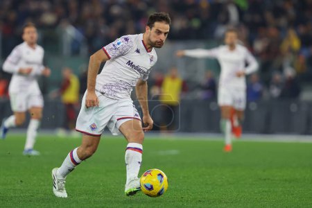 Téléchargez les photos : Rome, Italie 10.12.2023 : G. Bonaventura of Fiorentina in action during the Italy Serie A TIM 2023-2024 football match day 15, between AS ROMA vs AFC FIORENTINA at Olympic Stadium in Rome. - en image libre de droit