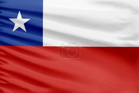 Chile-Flagge ist auf einem Sportstoff mit Falten dargestellt.