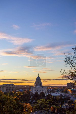 Foto de State House Capitol building sunset in providence, Rhode Island. - Imagen libre de derechos
